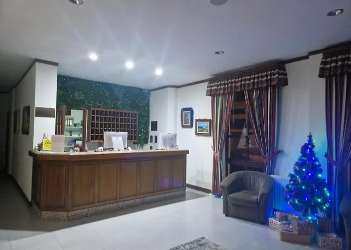 Peninsular Hotel 3*