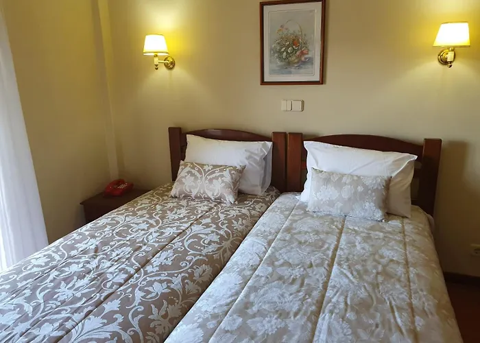 Peninsular Hotel 3*
